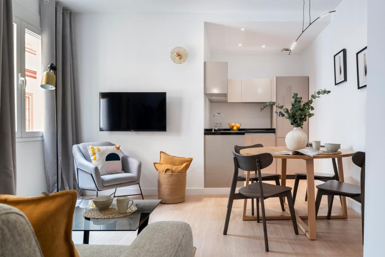 Suites Maestranza - Santas Patronas By Magno Apartments Seville Exterior photo