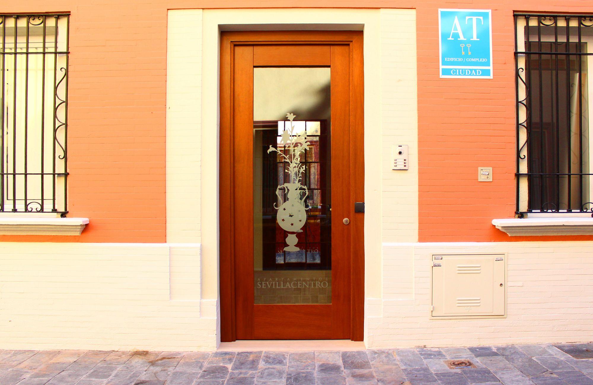 Suites Maestranza - Santas Patronas By Magno Apartments Seville Exterior photo